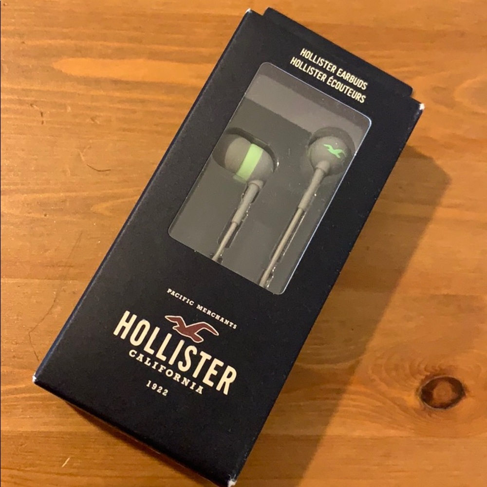 NWT HOLLISTER Earphones